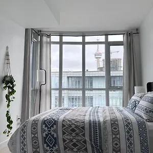 Stylish 2 Bedrooms W/ Awesome View & Parking Apartment