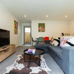 Stylish And Comfort In Cbd Holiday home Christchurch